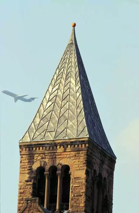 27-килограммовая тыква появилась на колокольне башни